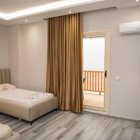 Otel Donatelo New 2 4*